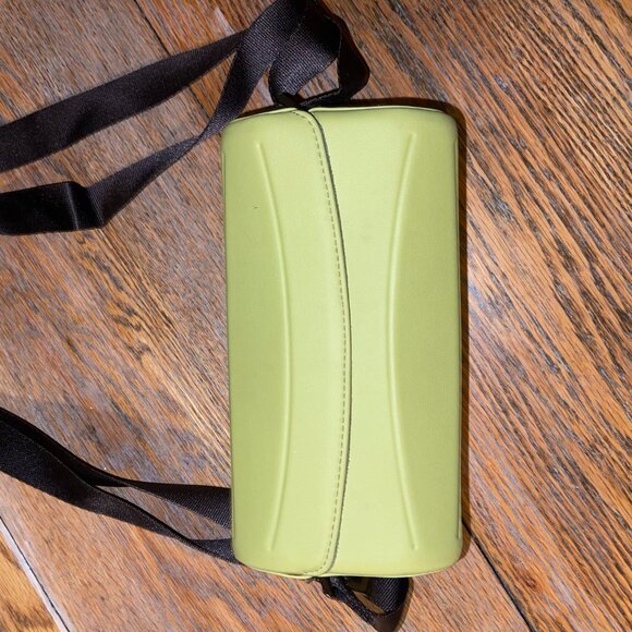 SONY hard case moss green/never used/measures 7.5 x 4x3 (magnetic close flap) - Picture 2 of 7